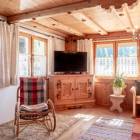 Alte Bildhauerei Daire *