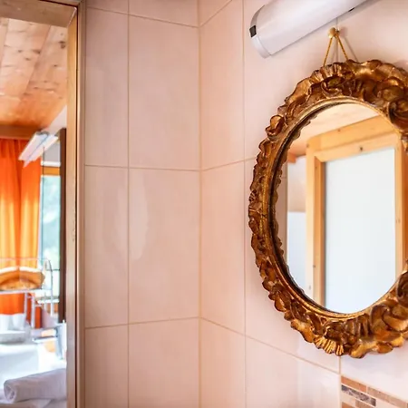 Alte Bildhauerei Daire *